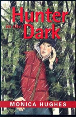 Hunter in the Dark 1550050567 Book Cover