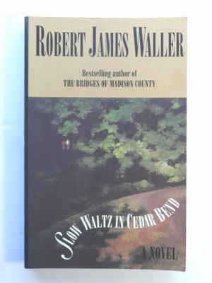 Slow Waltz in Cedar Bend [Large Print] 0786200170 Book Cover