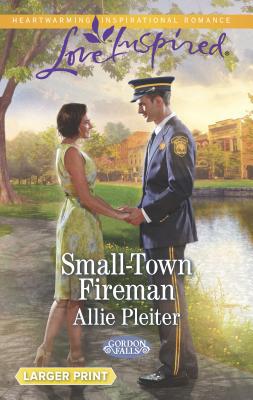 Small-Town Fireman [Large Print] 0373818114 Book Cover