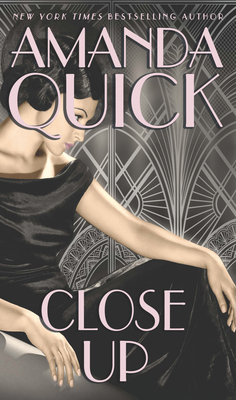 Close Up [Large Print] 1432886266 Book Cover