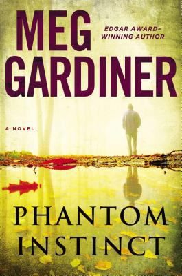 Phantom Instinct (Thorndike Press Large Print T... [Large Print] 1410469794 Book Cover