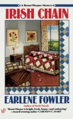 Irish Chain: A Benni Harper Mystery (Beeler Lar... [Large Print] 1574902598 Book Cover