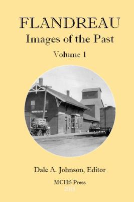 Paperback Flandreau : Images of the Past Book