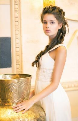 Brides of Diablo: Caught in the Middle - ADA 1539328082 Book Cover