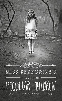 Miss Peregrine's Home for Peculiar Children [Large Print] 1594139563 Book Cover