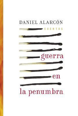En Guerra En La Penumbra: Cuentos [Spanish] 0060758872 Book Cover