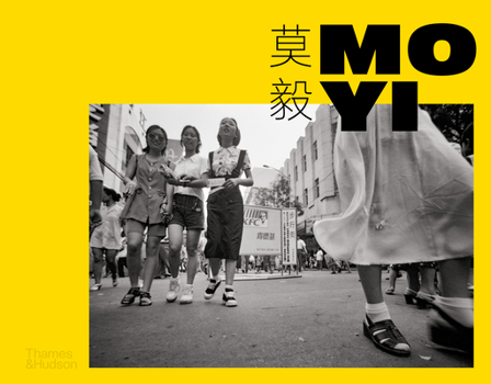 Hardcover Mo Yi: Selected Photographs 1988-2003 Book
