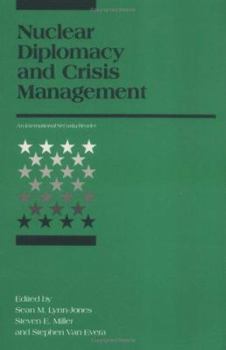 Paperback Nuclear Diplomacy and Crisis Management Book