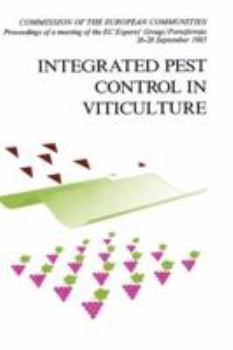 Hardcover Integrated Pest Control in Viticulture Book
