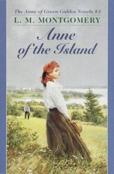 Paperback Anne of the Island Book