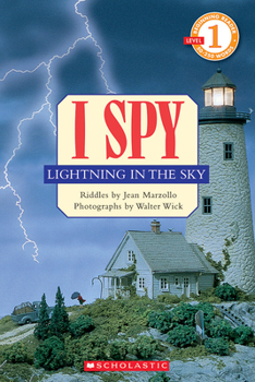 Paperback I Spy Lightning in the Sky (Scholastic Reader, Level 1): I Spy Lightning in the Sky Book