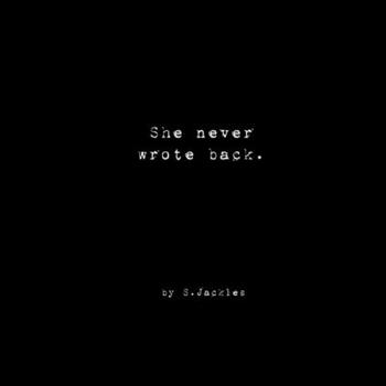 Paperback She never wrote back. Book