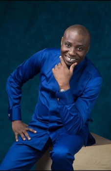 Paperback Reigning Daily With Christ 2021 Book