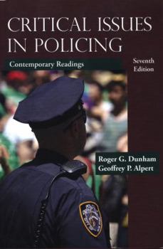 Paperback Critical Issues in Policing: Contemporary Readings Book