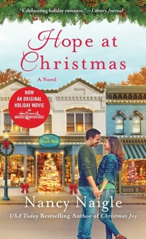 Paperback Hope at Christmas Book