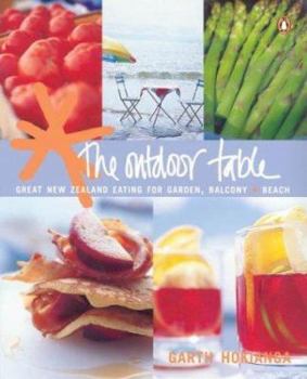Paperback The Outdoor Table: Great Eating for Garden, Balcony and Beach Book