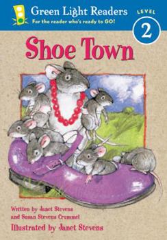 Hardcover Shoe Town (Green Light Readers: All Levels) Book