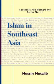 Paperback Islam in Southeast Asia Book