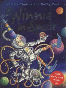 Paperback Winnie in Space. Valerie Thomas and Korky Paul Book
