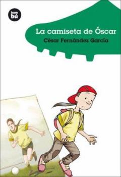 Paperback La Camiseta de Óscar [Spanish] Book
