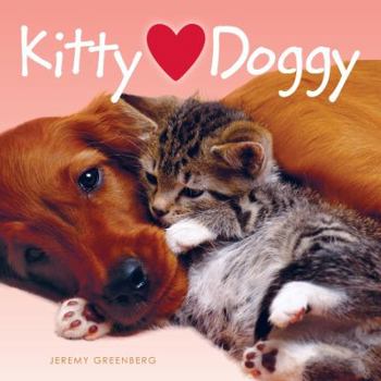 Paperback Kitty Hearts Doggy (Kitty Loves Doggy) Book