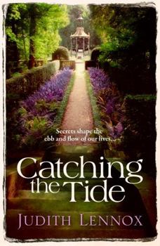 Paperback Catching the Tide. Judith Lennox Book
