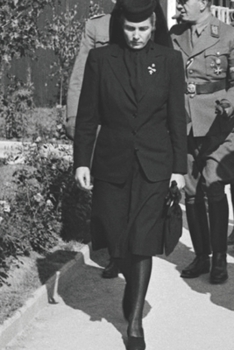 DAM I SVART (Swedish Edition)