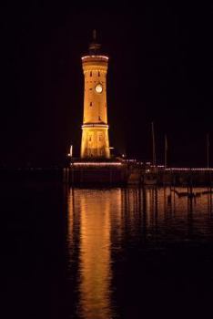 Paperback Lighthouse at Night Lake Constance Germany Journal: 150 Page Lined Notebook/Diary Book