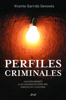 Paperback Perfiles Criminales [Spanish] Book