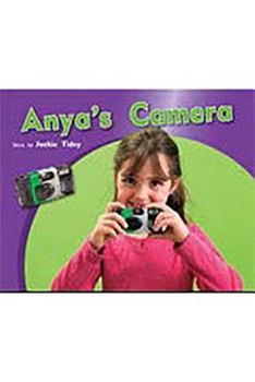 Paperback Anya's Camera: Leveled Reader Bookroom Package Green (Levels 12-14) Book