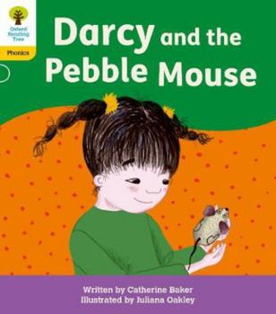 Paperback Oxford Reading Tree: Floppy's Phonics Decoding Practice: Oxford Level 5: Darcy and the Pebble Mouse Book