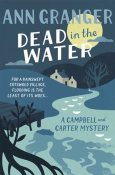 Paperback Dead In The Water (Campbell Carter Mystery 4) Book