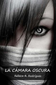 Paperback La C?mara Oscura [Spanish] Book