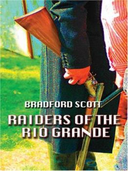 Paperback Raiders of the Rio Grande [Large Print] Book