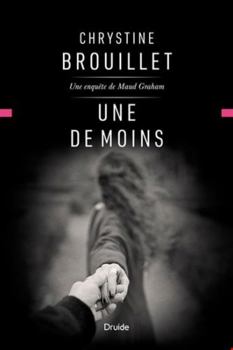 Paperback Une de Moins [French] Book