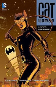 Paperback Catwoman Vol. 3: Under Pressure Book