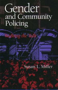 Paperback Gender and Community Policing: The Developing Euro-American Racist Subculture Book