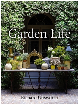 Paperback Garden Life Book