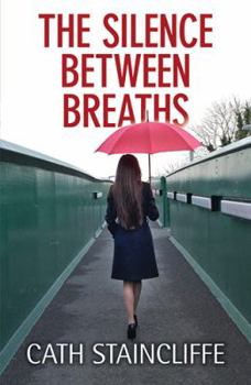 Hardcover The Silence Between Breaths [Large Print] Book