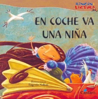 Paperback En Coche Va Una Nina [Spanish] Book