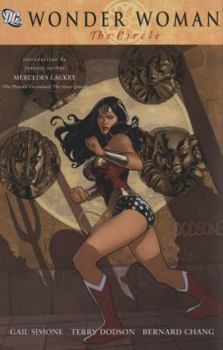 Paperback Wonder Woman: The Circle SC Book