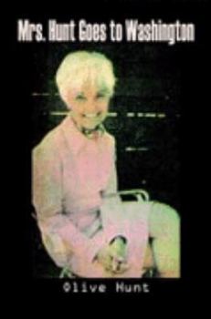 Paperback Mrs. Hunt Goes to Washington Book