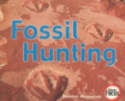 Paperback Nelson Focus 3b Fossil Hunting Book