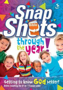 Paperback Snapshots Through the Year. Book