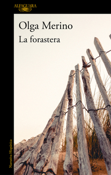 Paperback La Forastera / The Stranger [Spanish] Book