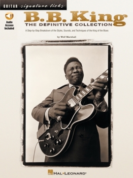 Paperback B.B. King: The Definitive Collection [With CD] Book