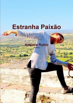 Paperback Estranha Paixão [Portuguese] Book