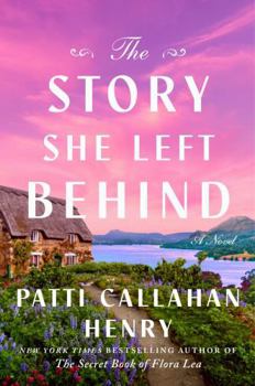 Paperback The Story She Left Behind Book