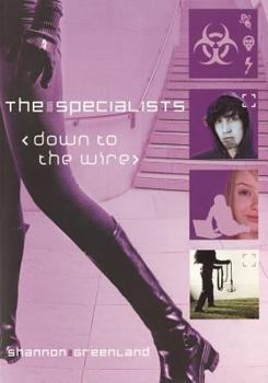 Paperback Down to the Wire (The Specialists) Book