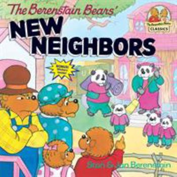 Paperback The Berenstain Bears' New Neighbors Book
